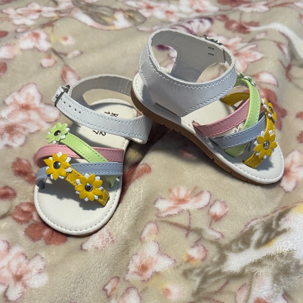 Kiwi White Toddlers Floral Strap Sandals with Pastel Accents